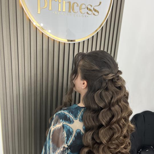 Princess beauty #nis Farbanje kose Svečana frizura lokne - duga kosa