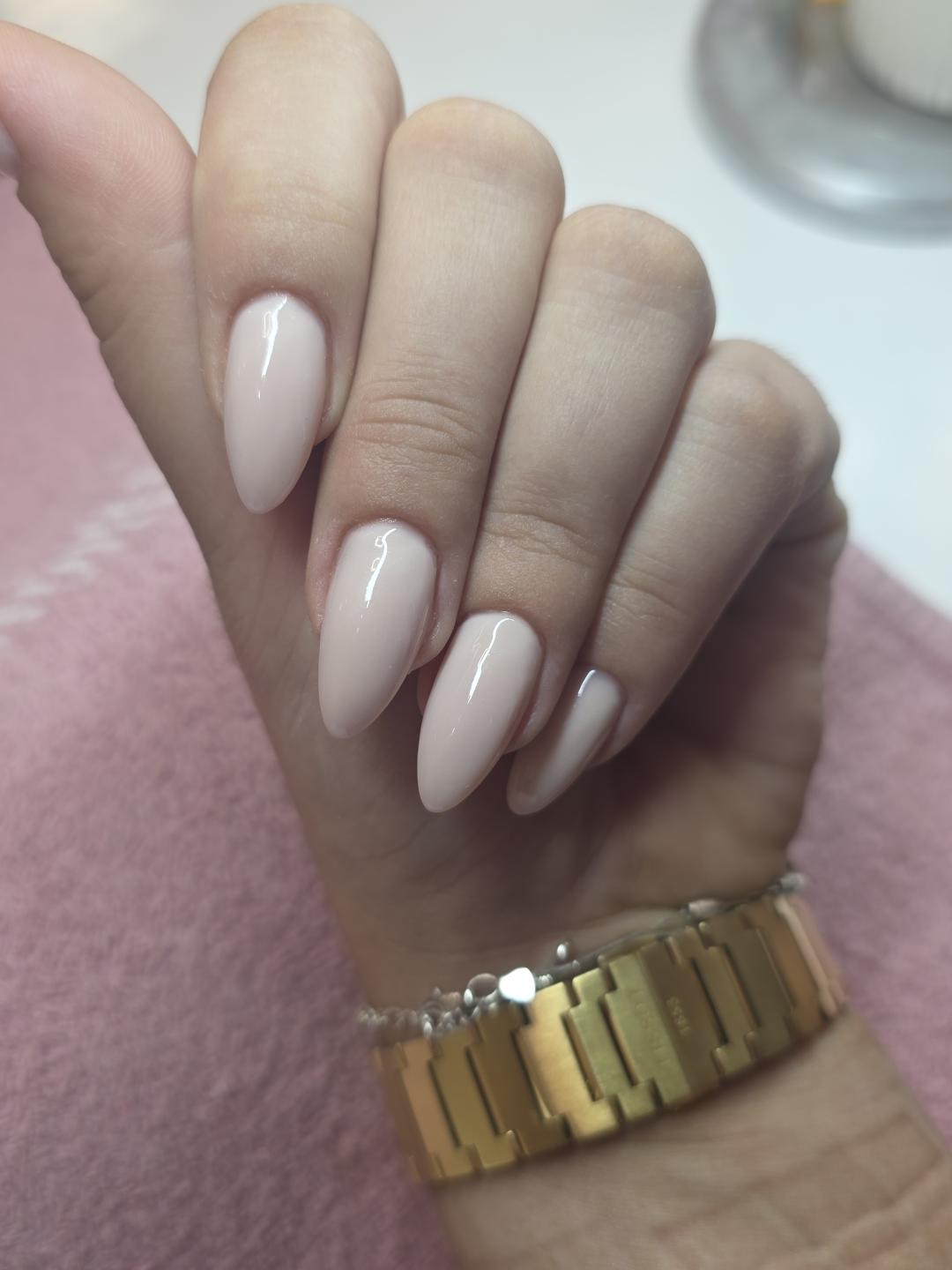 Diamond beauty #beograd Ojačavanje noktiju Ojačavanje noktiju gelom / korekcija - M dužina