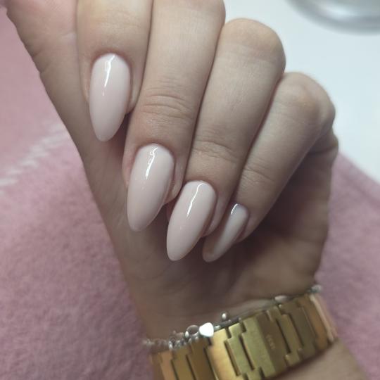 Diamond beauty #beograd Ojačavanje noktiju Ojačavanje noktiju gelom / korekcija - M dužina