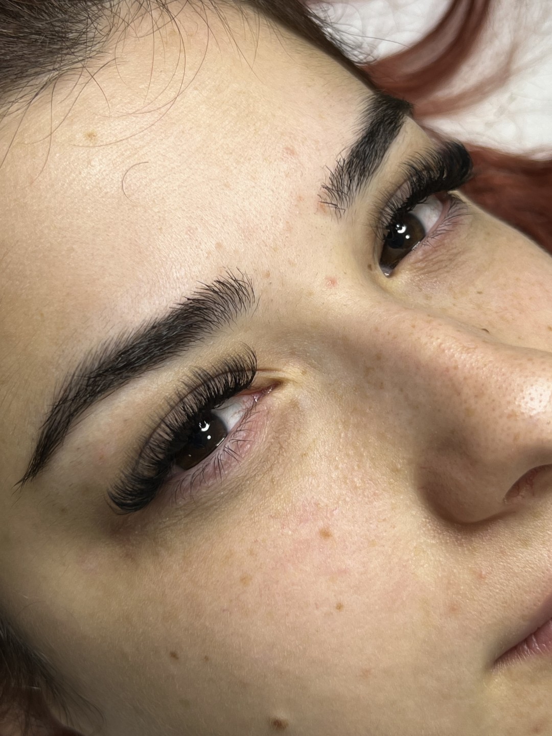Nadogradnja svilenih trepavica - ruski volumen - Atelier Beauty Bar, Niš Nadogradnja trepavica Lice Nadogradnja trepavica, Niš, Medijana
