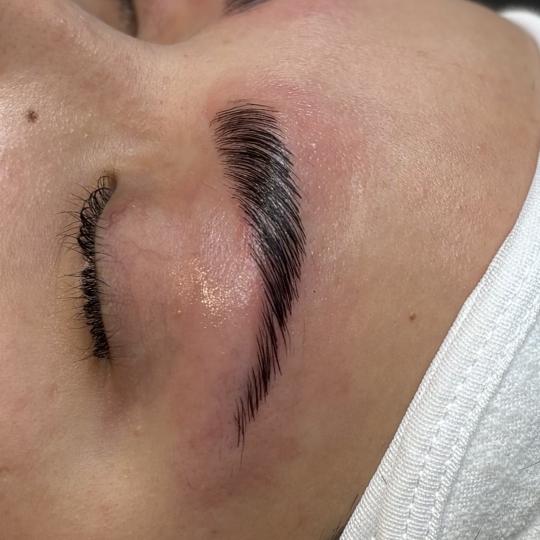 Jessbeauty esthetics room #beograd Obrve Brow lift Oblikovanje obrve i laminacija
