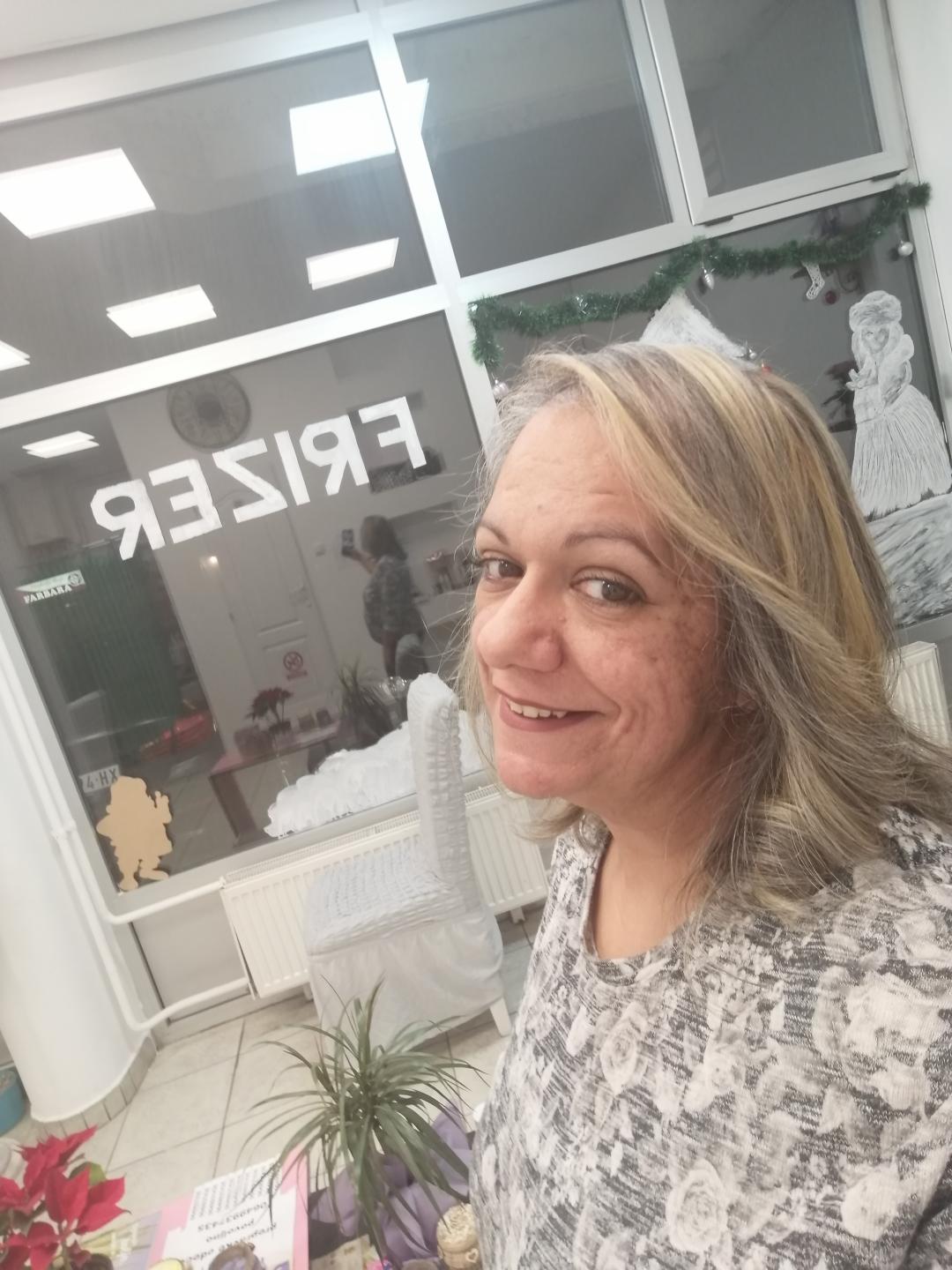 Žasmen Ženstven #novisad Žensko šišanje Acijski paket - pranje kose + šišanje + feniranje + manikir sa gel lakom + pedikir