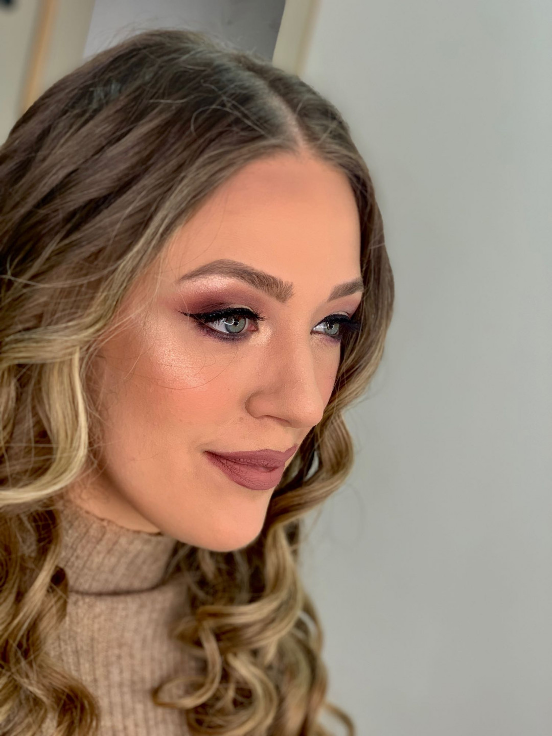 Profesionalno šminkanje + veštačke trepavice - M Studio 0303, Novi Sad Make-up / šminkanje Lice Make-up / šminkanje, Novi Sad, Sajmište, Detelinara, Banatić