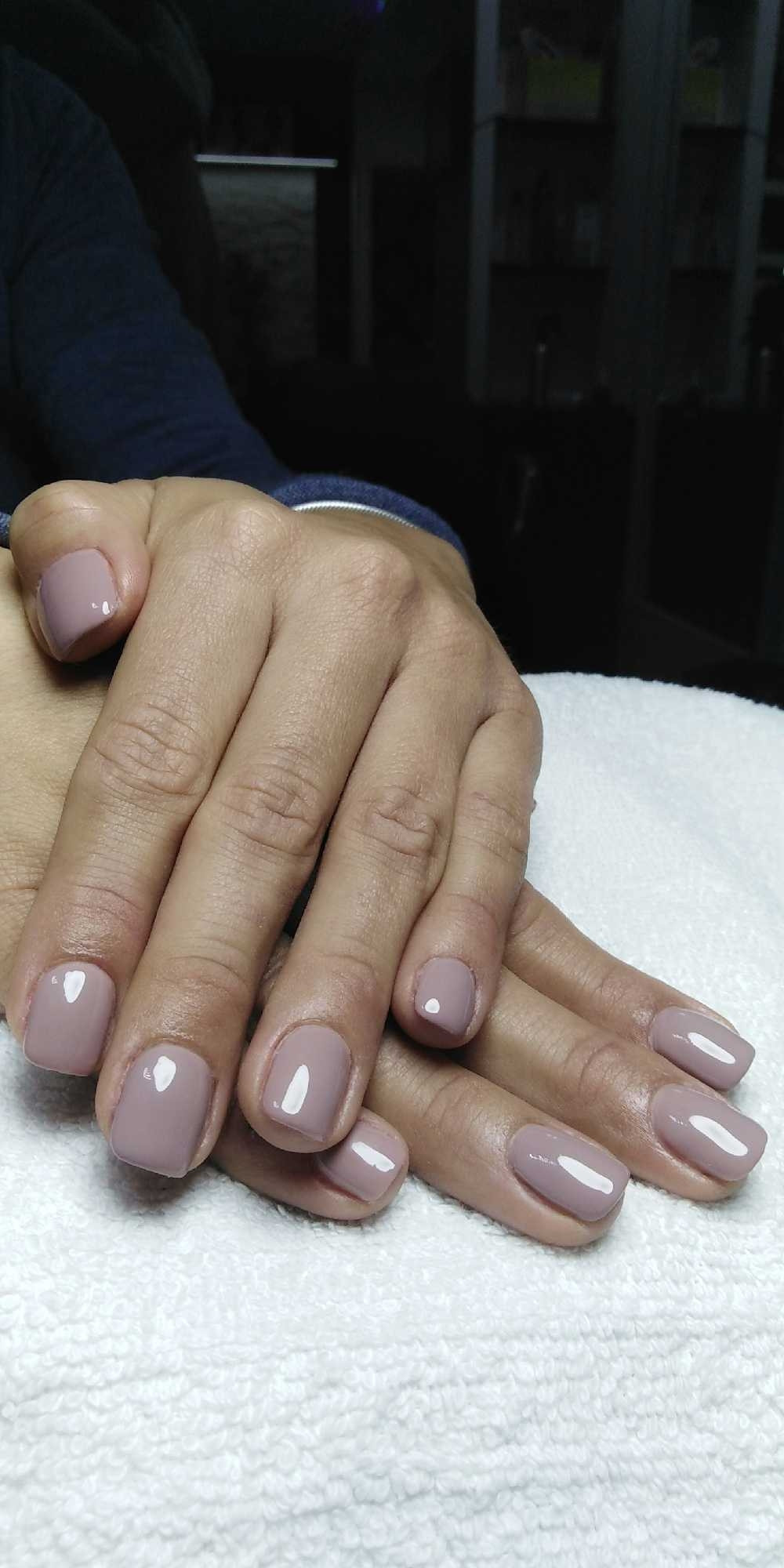 Headroom #beograd Manikir Korekcija gel laka + kombinovani manikir - salonski rad