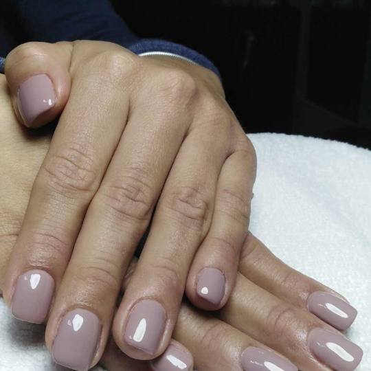 Headroom #beograd Manikir Korekcija gel laka + kombinovani manikir - salonski rad