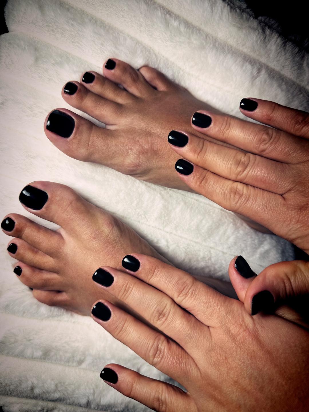 Estetski pedikir sa podo diskovima + gel lak - T studio nail, Beograd Estetski pedikir Nokti Estetski pedikir, Beograd, Vračar, Čubura, Crveni krst