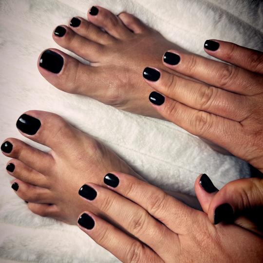 T studio nail #beograd Estetski pedikir Estetski pedikir sa podo diskovima + gel lak