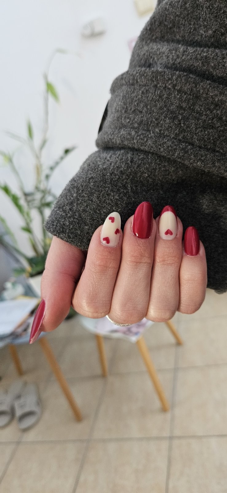 Beauty centar by Alex R #novisad Izlivanje noktiju Izlivanje noktiju + trajni lak - M dužina