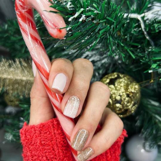 Moon Beauty Bar #beograd Korekcija noktiju Korekcija noktiju