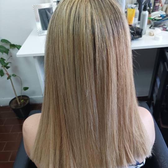 Shiny Look Gordina #nis Keratinski tretmani Keratinsko ispravljanje kose - tanka kosa srednje dužin