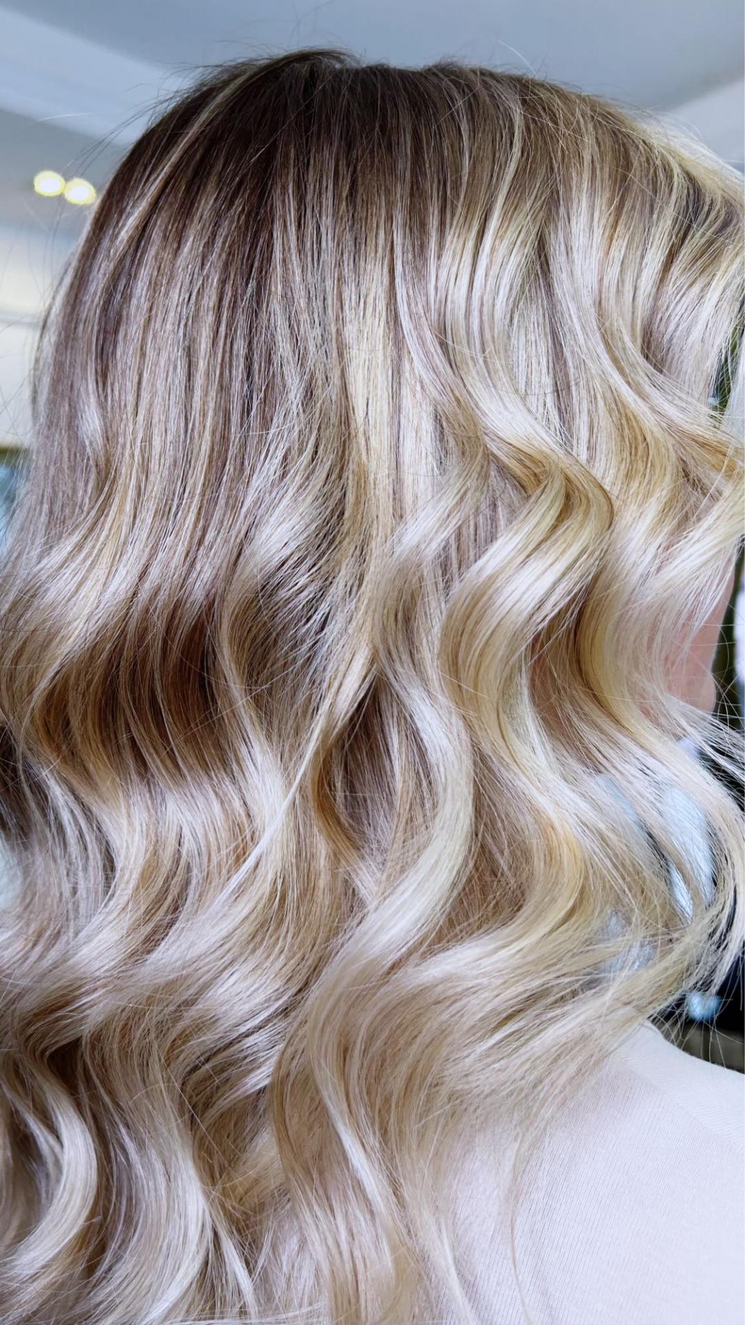 Esthetique Privé #beograd Ombre, sombre, balayage Balayage + Preliv +Feniranje + Šišanje +Black Caviar tretman