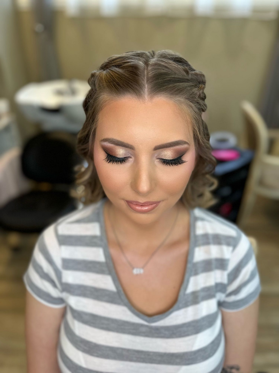 Bibi beauty centar #beograd Make-up / šminkanje Profesionalno šminkanje + veštačke trepavice + svečana frizura