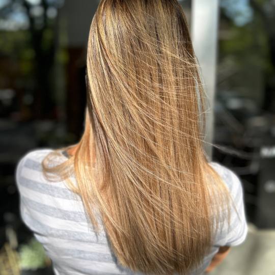 Nega i lepota NS 1 #novisad Pramenovi Balayage paket: pramenovi + preliv + OLAPLEX + šišanje + fen
