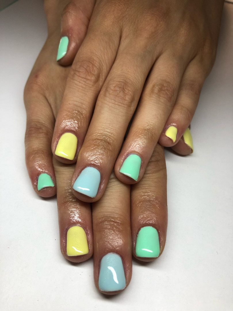 Mademoiselle Beauty #beograd Gel lak Gel lak - ruke sa aparatnim manikirom