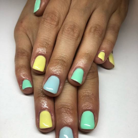 Mademoiselle Beauty #beograd Gel lak Gel lak - ruke sa aparatnim manikirom