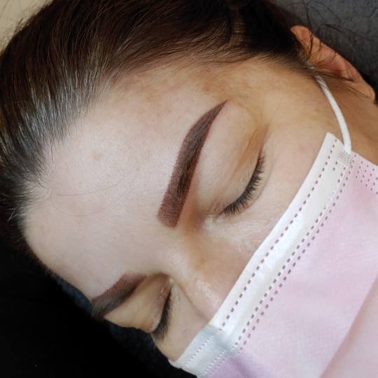 Gloss studio #nis Obrve Puder obrve + prva korekcija - do 3 meseca