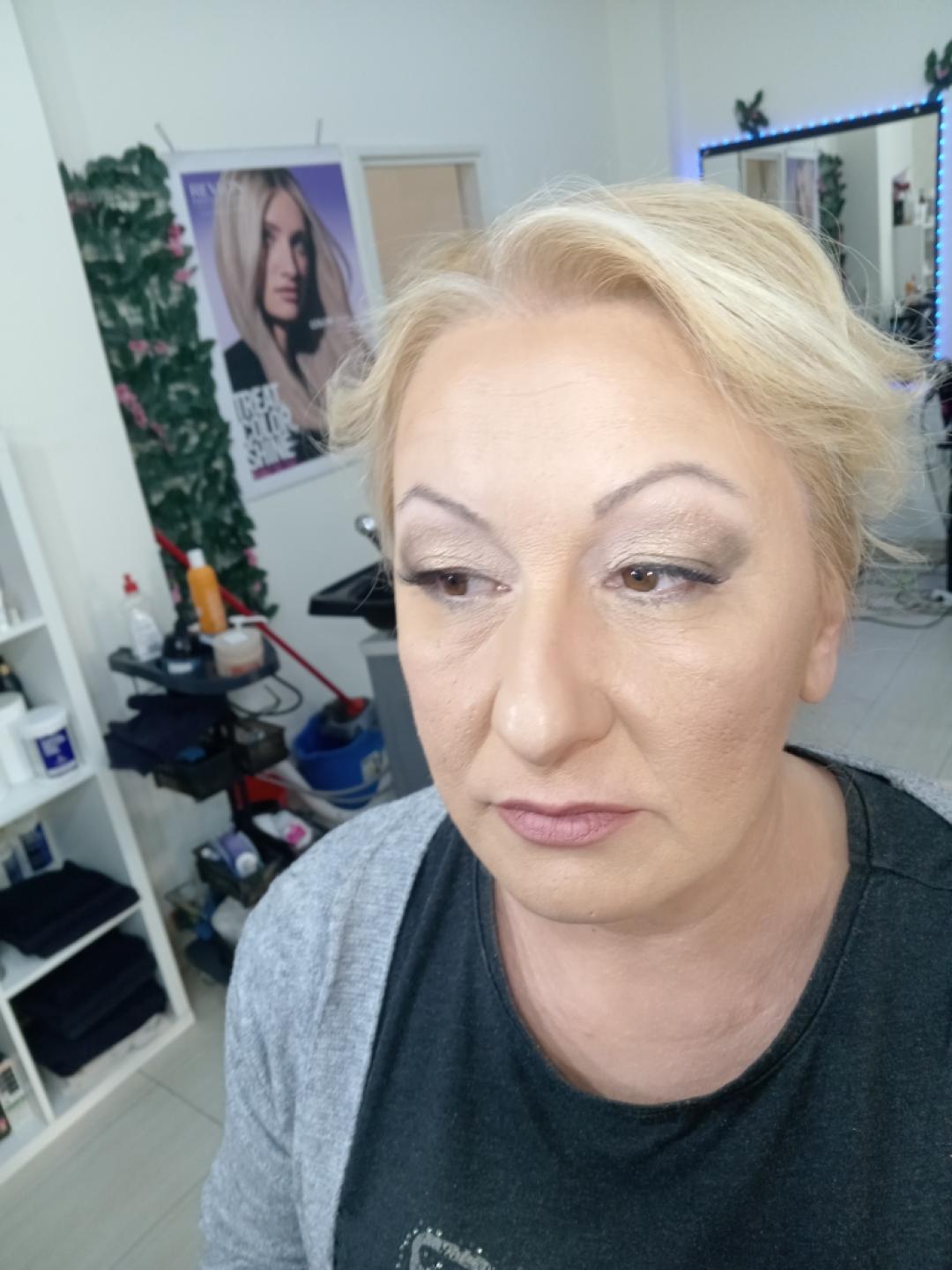Sanja lux #nis Make-up / šminkanje Profesionalno šminkanje - dnevna šminka + trepavice
