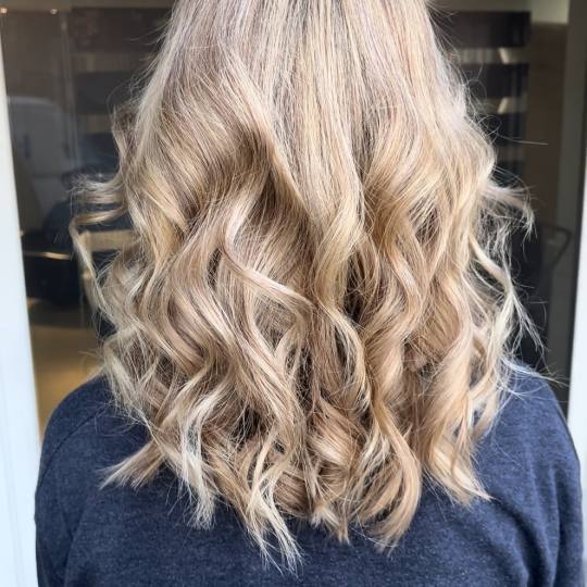 Wolf Cut #beograd Pramenovi Pramenovi na foliju+preliv+feniranje - duga kosa preko ramena