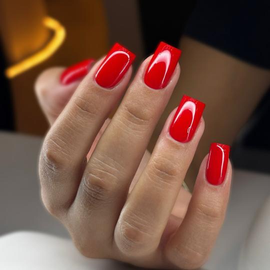 Studio Artistry #beograd Korekcija noktiju Korekcija gela - S dužina I see red ❤️