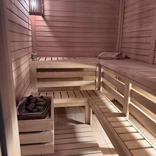 Abrakadabra spa #beograd Sauna Sauna - 1 osoba Finska sauna – vreme samo za vas 🔥
Uživajte u 