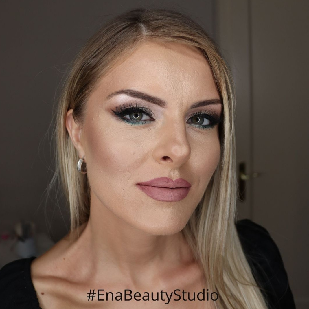Ena beauty studio #nis Make-up / šminkanje Profesionalno šminkanje + veštačke trepavice