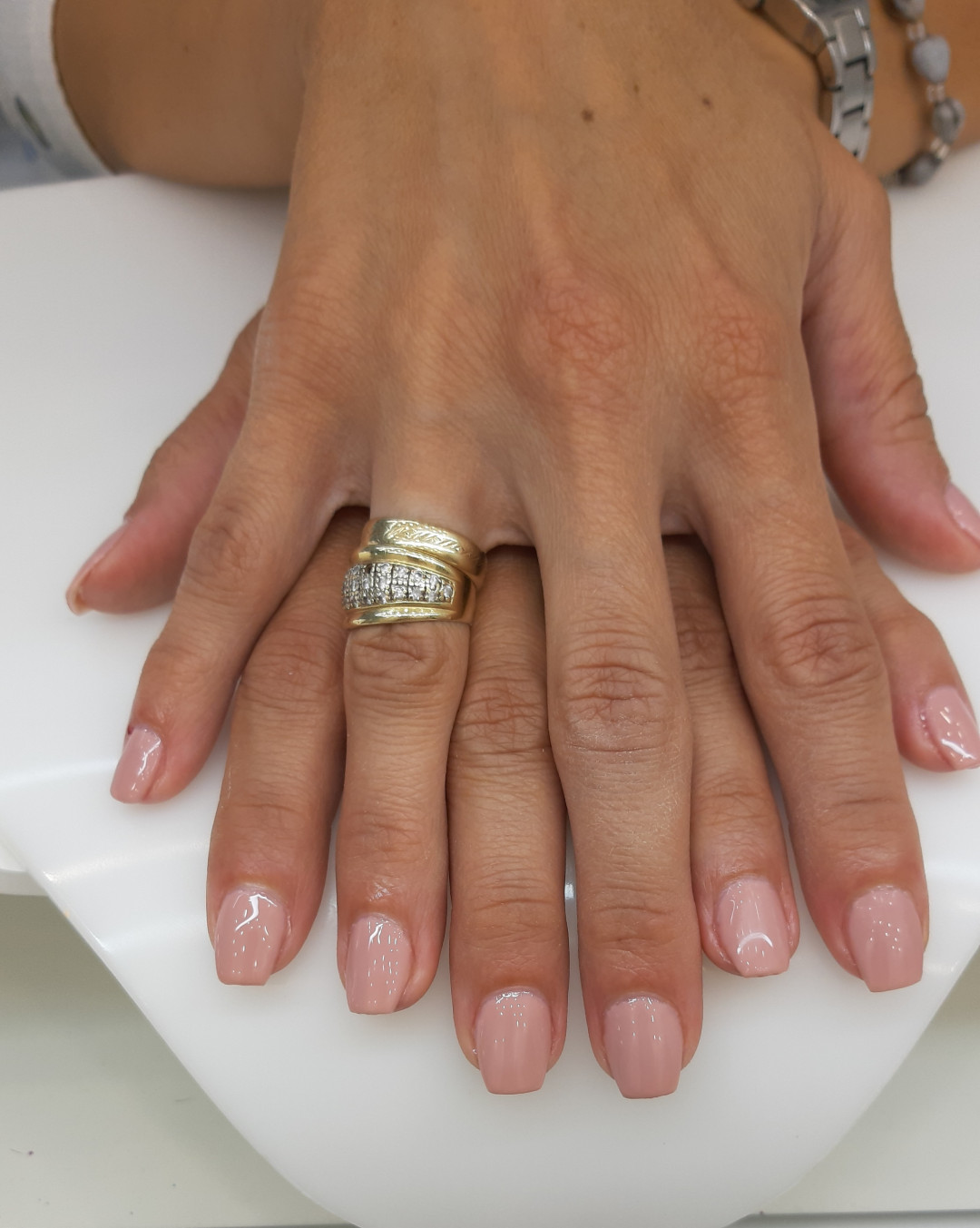 Albina Unisex Studio Lepote #temerin Ojačavanje noktiju Ojačavanje prirodnih noktiju gelom + gel lak S/M dužina (bez skidanja tuđeg materijala)