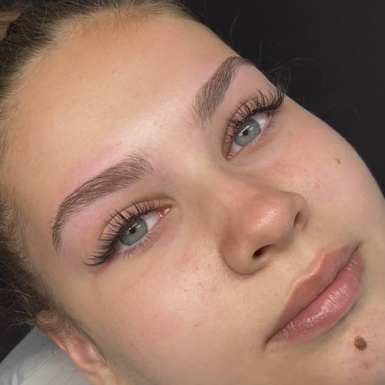 Jo Lash Academy #novisad Air brush potamnjivanje kože Wet look set trepavica Telo