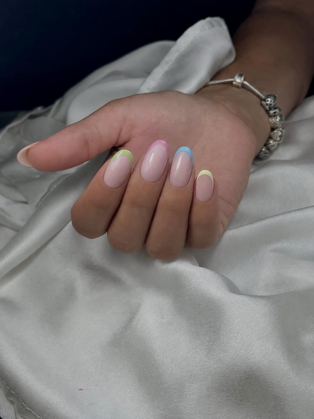 French - dodatak uz uslugu - Beauty Code by Nela, Novi Sad Lakiranje noktiju Nokti Lakiranje noktiju, Novi Sad, Telep, Adice, Bistrica