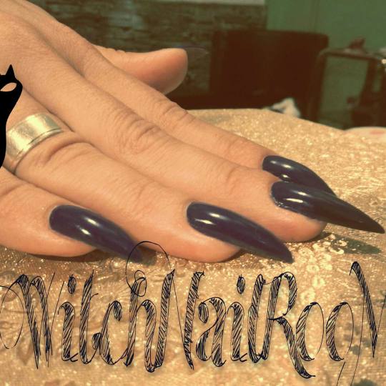 Witch nail room #beograd Izlivanje noktiju #witchnail#deepblue Izlivanje noktiju gelom - u boji ili 