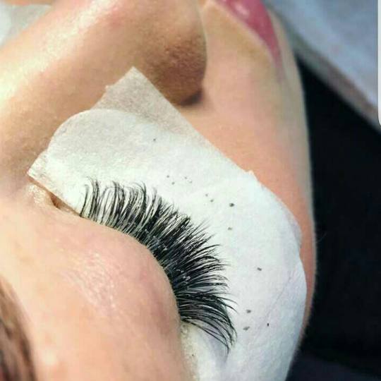 Right Beauty #beograd Nadogradnja trepavica Nadogradnja trepavica - ruski volumen 5D - 8D