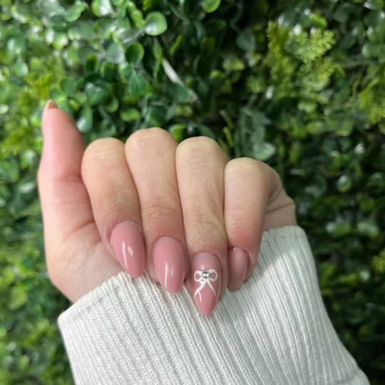 Estetic Studio 7 #beograd Izlivanje noktiju Korekcija izlivanja noktiju gelom - M dužina