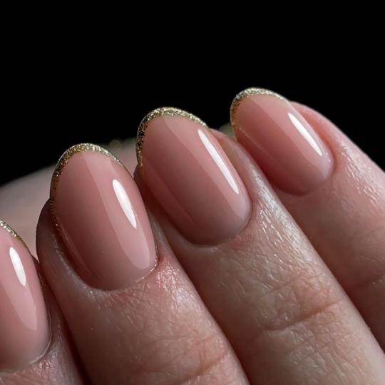 Miss Princess Beauty Center #beograd Nadogradnja noktiju Manikir + izlivanje noktiju gelom / akrilom