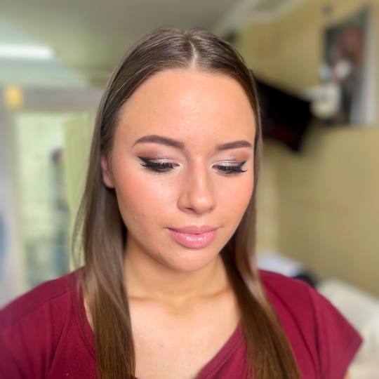 Moulin Rouge Dorcol #beograd Make-up / šminkanje Profesionalno šminkanje + veštačke trepavice