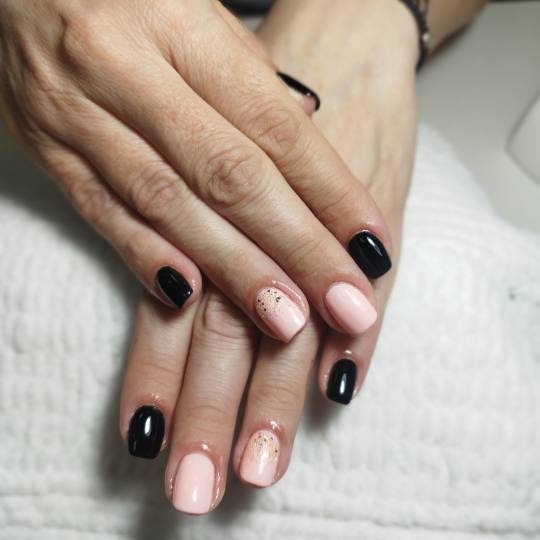 Studio Diva Lux #nis Ojačavanje noktiju Ojačavanje noktiju S dužina korekcija