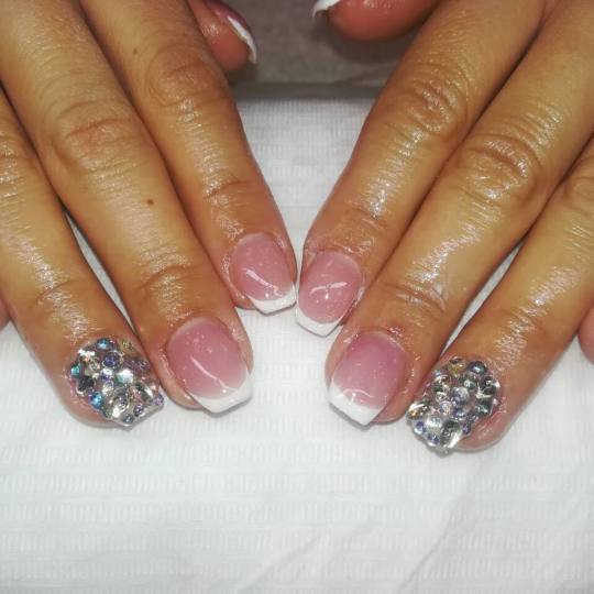 Estetic star by Maya #beograd Ojačavanje noktiju frenc Ojačavanje noktiju gelom