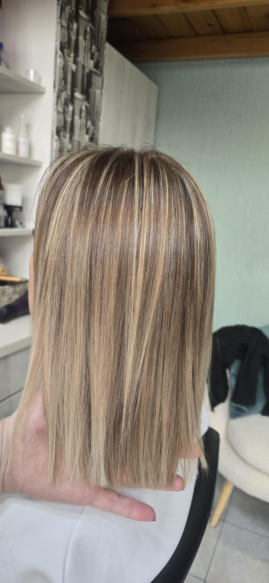 Lilla #novisad Pramenovi Dopuna pramenova + feniranje - gornja kocka