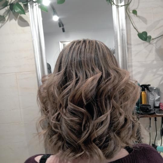 Frizerska Radionica #beograd Pramenovi Pramenovi + preliv + nega kose - kosa srednje dužine
