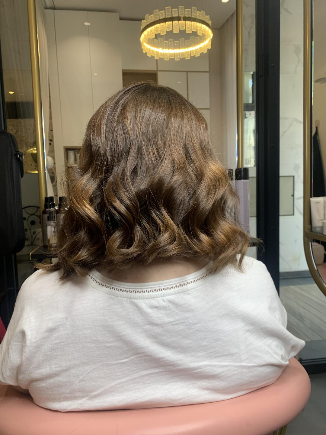 Feniranje - kosa srednje dužine - Beauty Industry Women1, Beograd Feniranje i stilizovanje Frizerski saloni Feniranje i stilizovanje, Beograd, Vračar, Čubura, Crveni krst