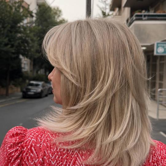 Colore beauty Lab #beograd Pramenovi Pramenovi Hand touch - kosa srednje dužine