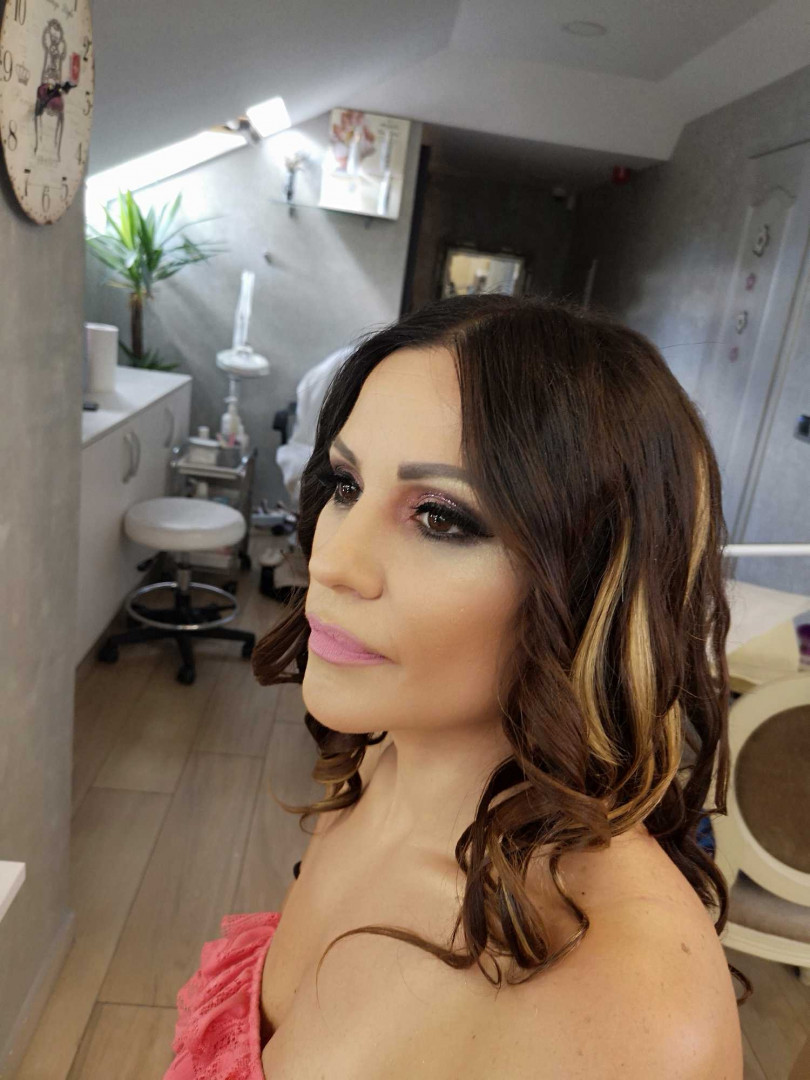 Bibi beauty centar #beograd Make-up / šminkanje Profesionalno šminkanje + veštačke trepavice