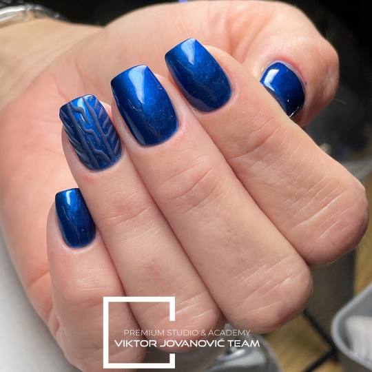 BEAUTY CENTER Viktor Jovanović #subotica Nadogradnja noktiju Korekcija noktiju - M velicina