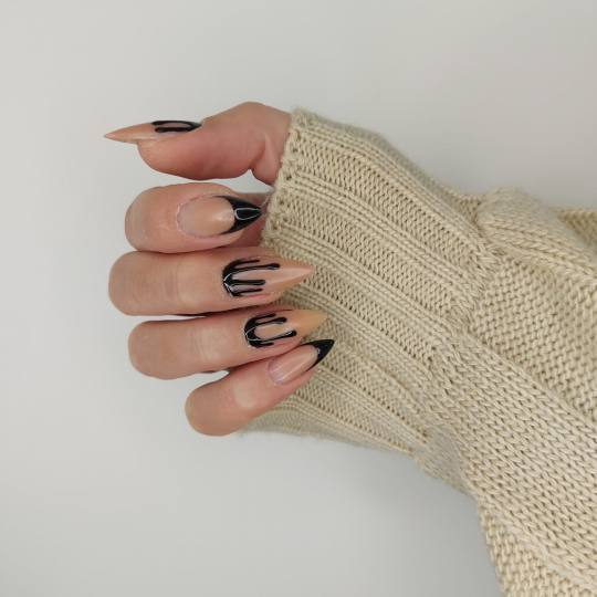 Bling Bling Nails and Lashes #beograd Izlivanje noktiju Izlivanje noktiju gelom - L dužina Izlivanj