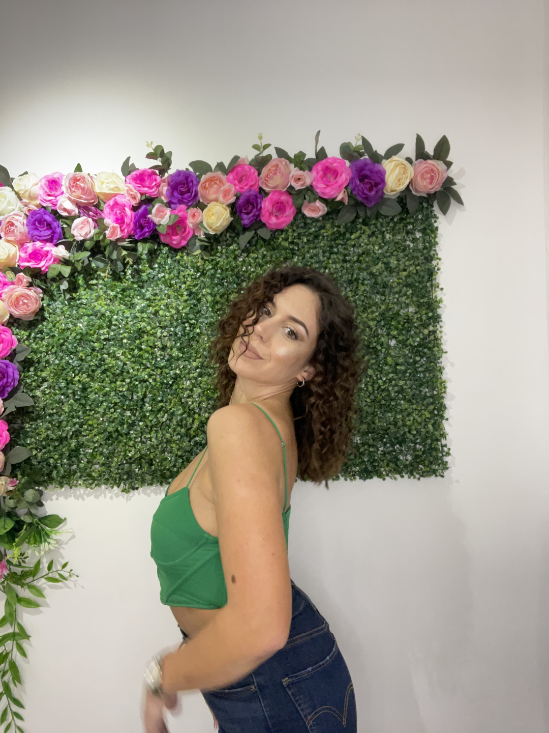 Princess beauty #nis Pletenice, kike, punđe Svečana frizura - Afro lokne kosa srednje dužine