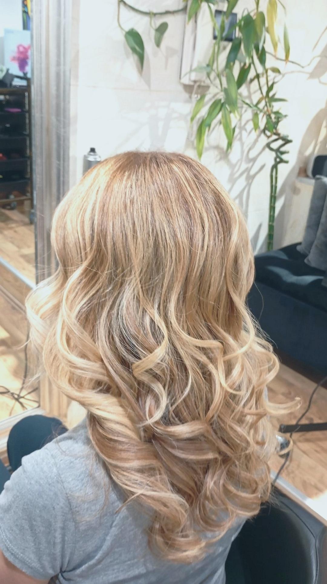 Pramenovi + preliv + nega kose - duga kosa - Frizerska Radionica, Beograd Pramenovi Frizerski saloni Pramenovi, Beograd, Vračar, Čubura, Crveni krst