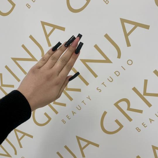Grkinja Beauty Studio #krusevac Izlivanje noktiju Izlivanje noktiju gelom - dugi nokti