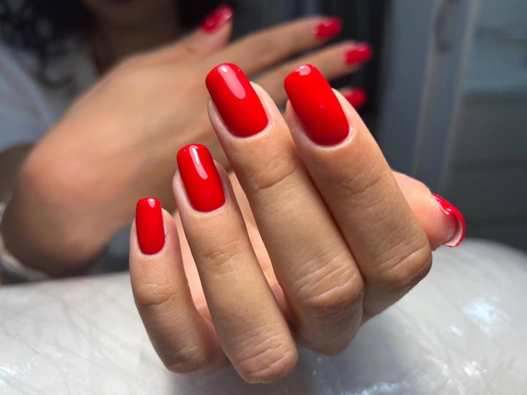 Butik Lepote #beograd Korekcija noktiju Korekcija noktiju gel boja ili frenc + aparatni manikir - M dužina