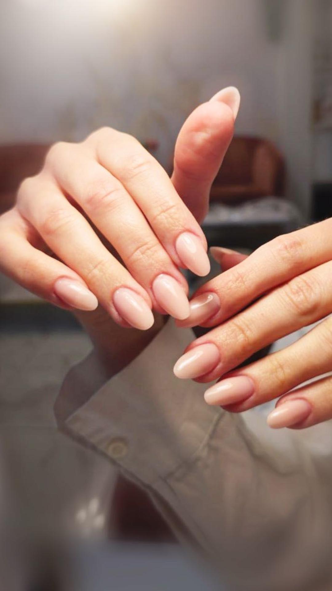 Esthetique Privé #beograd Izlivanje noktiju Izlivanje noktiju gelom M dužina