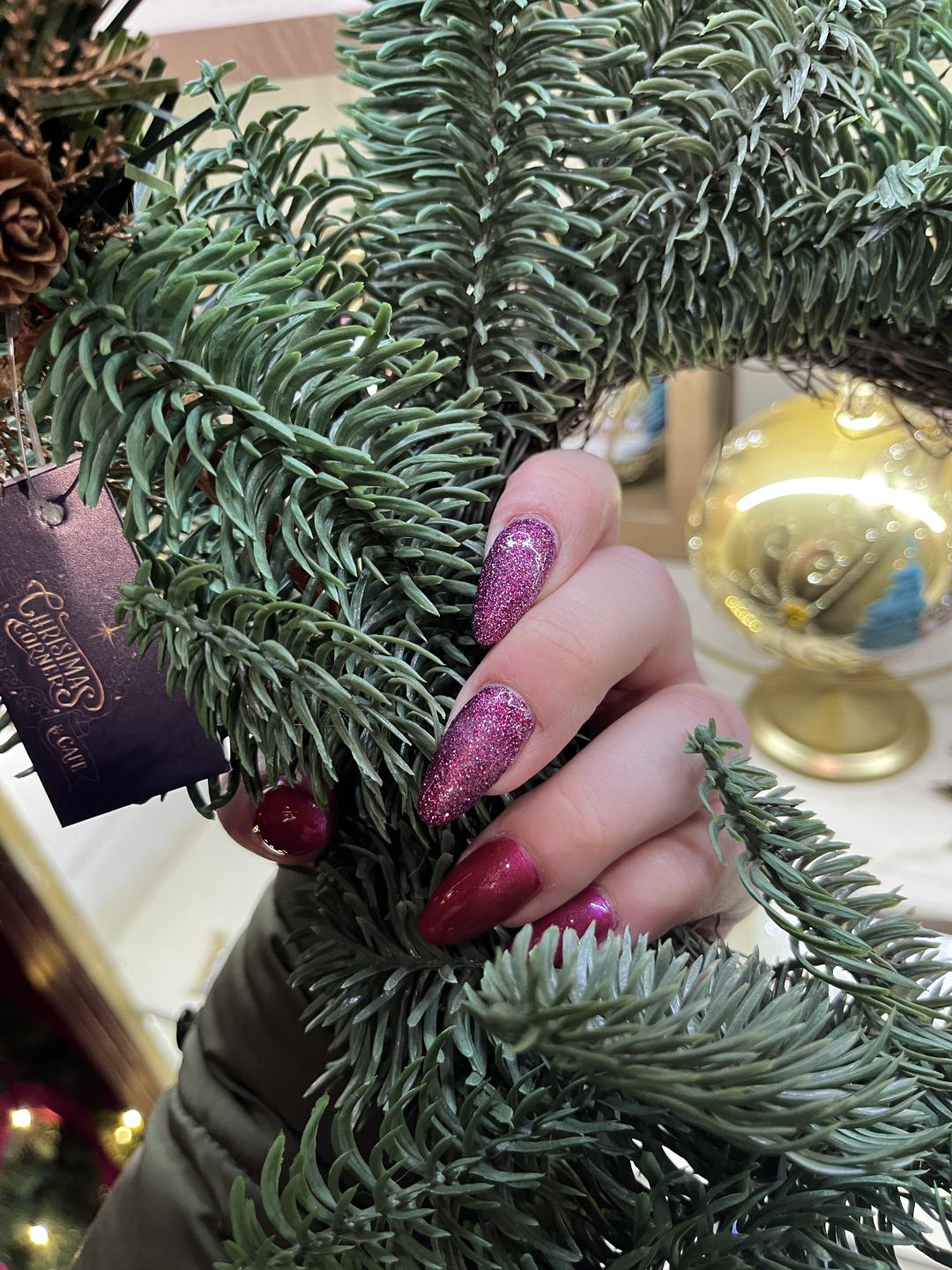 Bella Tajs #beograd Izlivanje noktiju Izlivanje noktiju gelom - M dužina