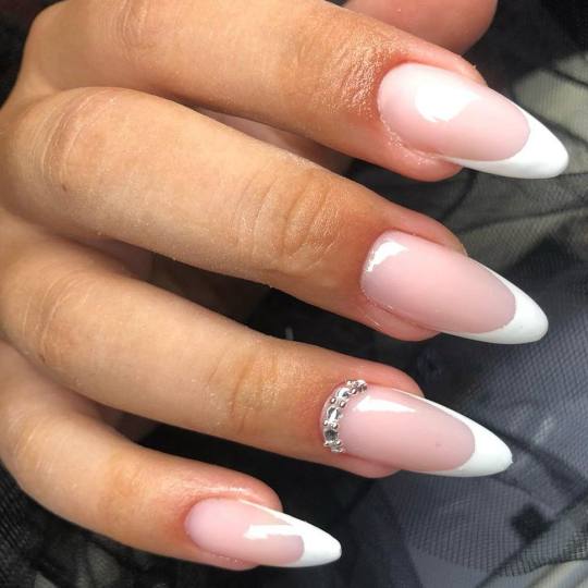Mango beauty studio #novisad Korekcija noktiju Korekcija tudjeg rada