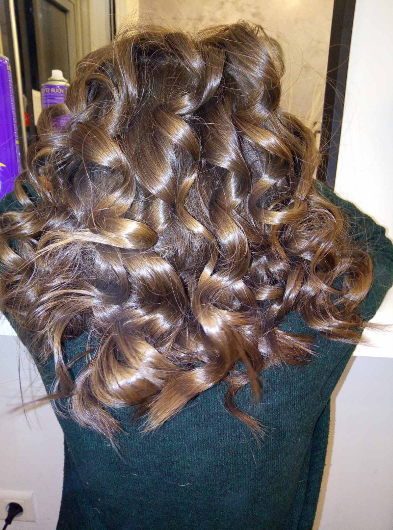 Salon Klinik #beograd Pranje kose Pranje kose + lokne na figaro - duga kosa